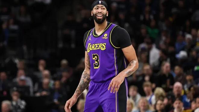 杨瀚森保持 杨瀚森保持