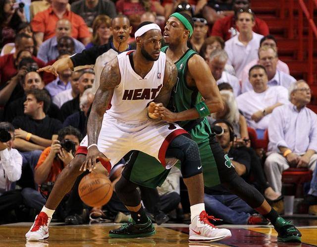 3张中的2 3张中的2